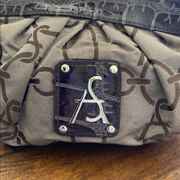 Ashley Stewart brown wristlet - Picture 2 of 11